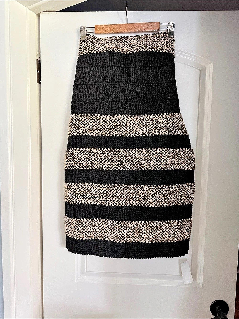VENUS Striped Mini Skirt in Black & Gold Size XL Like New